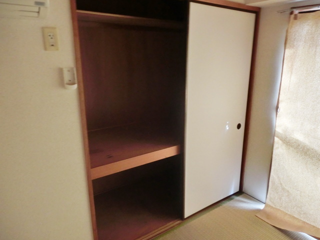 Other Equipment. Is a Japanese-style room of storage