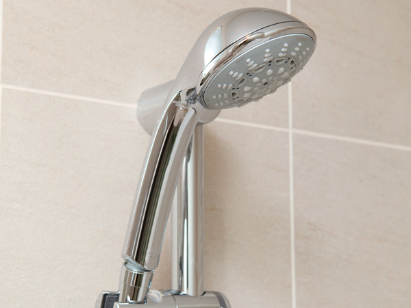 Bathing-wash room.  [shower head] Germany ・ Adopted Grohe Co. shower head. Simple design, In a variety of shower pattern, It will produce a pleasant bath time.