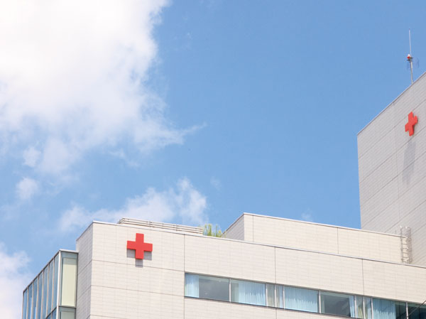 Surrounding environment. Adjacent to the Japanese Red Cross Medical Center (about 80m / To walk 1 min), Such as Hiroo Garden Forest residents dedicated reception telephone is established by introducing a "medical cooperation service", To achieve "living physician adjacent".
