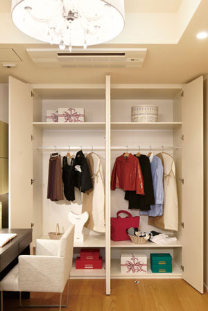 Receipt.  [closet] Employing a removable shelves in the lower part, Realizing the functional housed in flexible. It features a soft close function on the door.  ※ Except Keisono 40A
