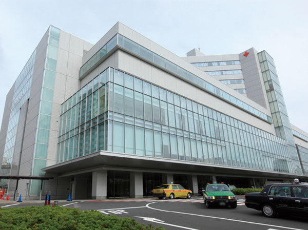 Surrounding environment. Japanese Red Cross Medical Center (about 280m)