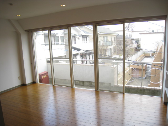 Living and room