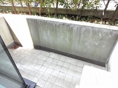 Balcony. Lower floor of the veranda!