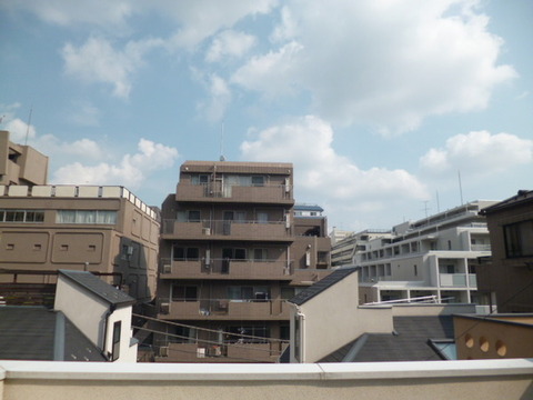 View. Southeast shooting from RF