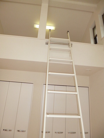 Other room space. loft