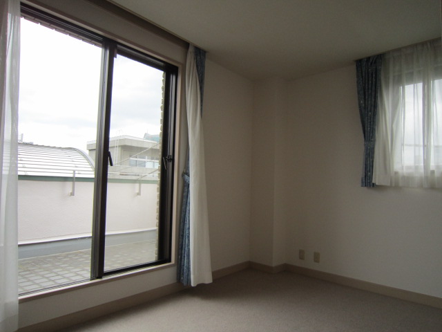 Living and room. Bright bedroom in the two-sided lighting