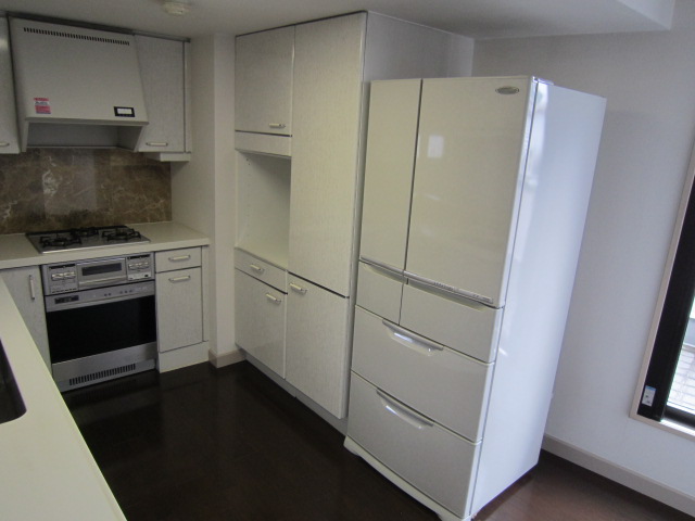 Other Equipment. Equipped with a refrigerator in the kitchen