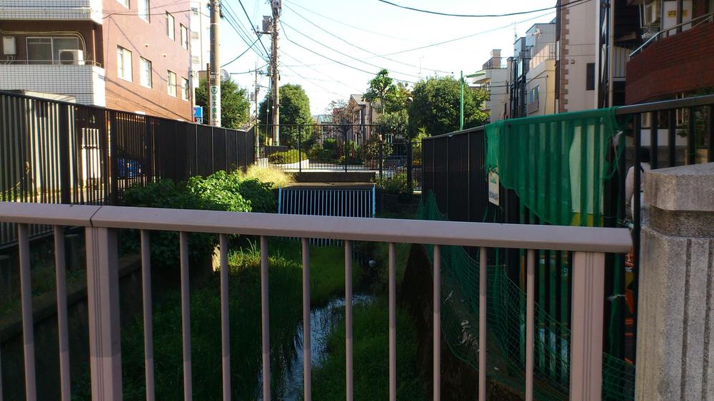 park. Tamagawa 352m until the second green road