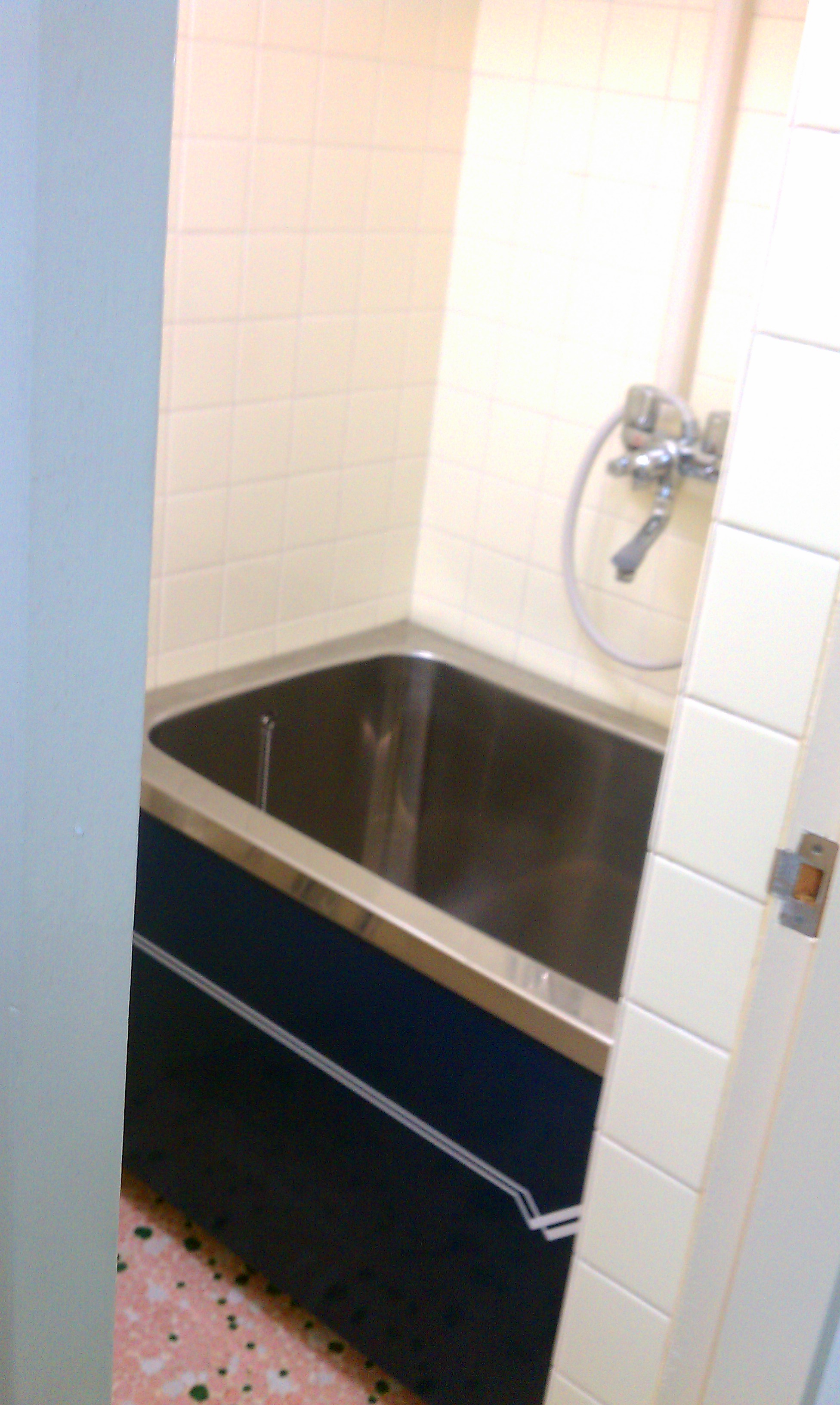 Bath. Tub is hot water formula ☆