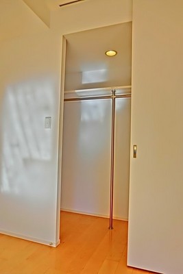 Receipt. Walk-in closet