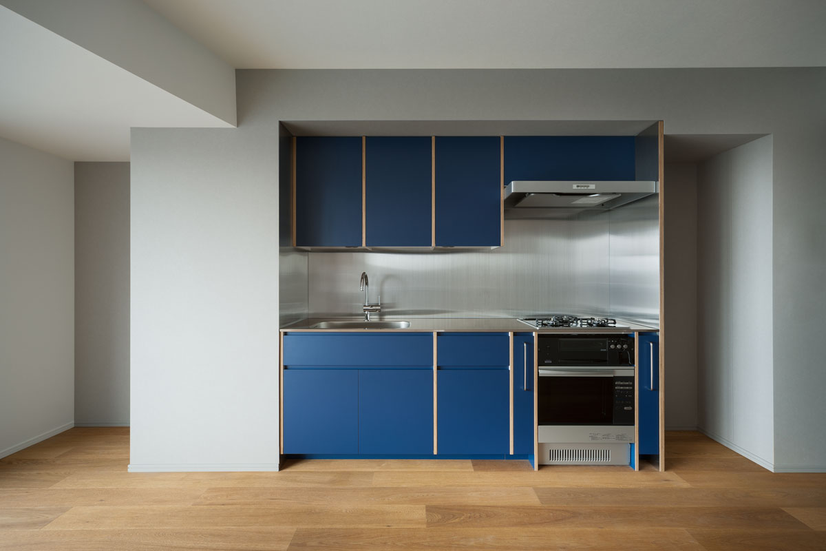 Kitchen. Stainless steel top plate of attention ・ Gas Konbekku Photo is the same type