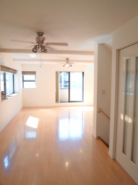 Living and room. LDK about 20 Pledge ・ Floor heating ・ Air conditioning 1 groups