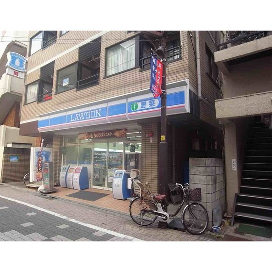 Convenience store. Seven-Eleven (convenience store) to 200m
