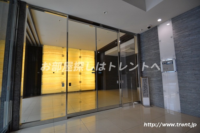 Entrance. auto lock