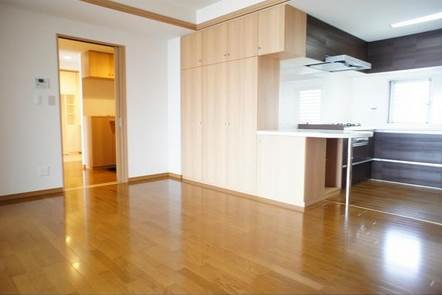 Living and room. Living comfortably 15.8 Pledge