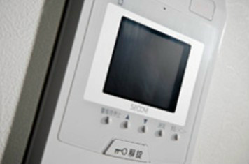 Security. Peace of mind in the intercom with TV monitor!