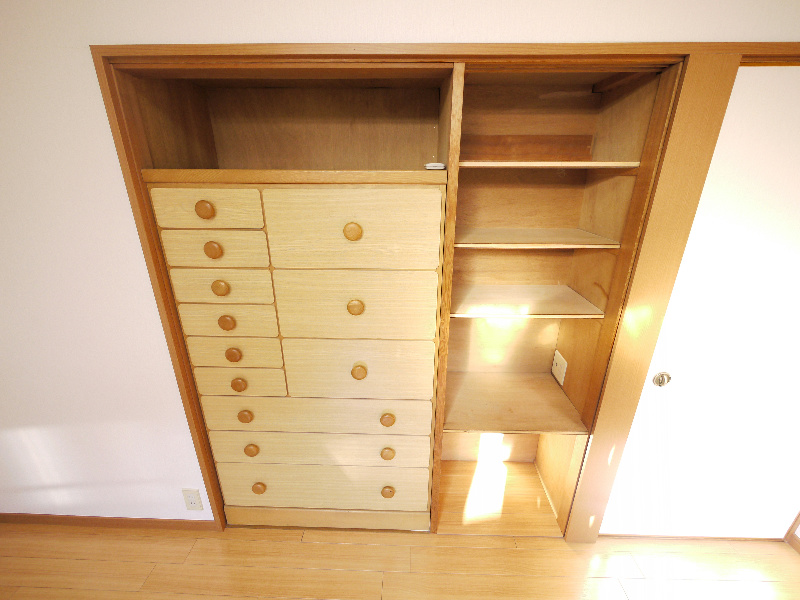 Balcony. A finely distinguish the possible drawer storage!