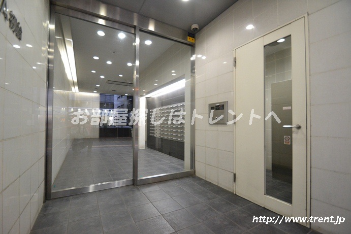 Entrance. auto lock