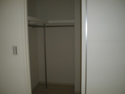 Receipt. Walk-in closet
