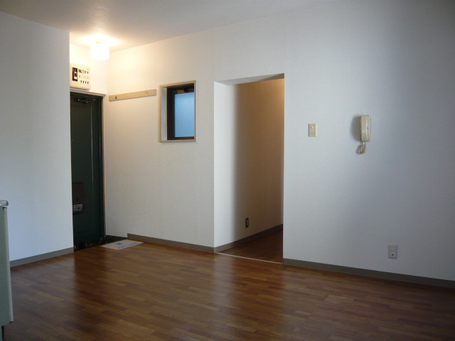 Other room space. ☆ Situated in a quiet, residential area ☆