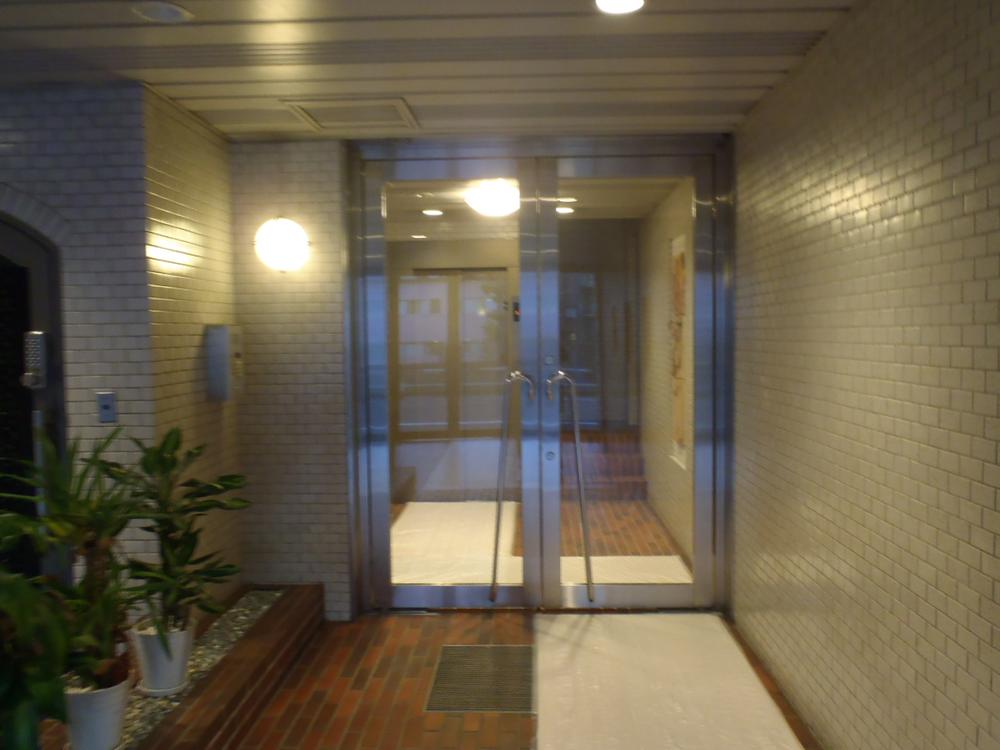 Entrance. With auto lock