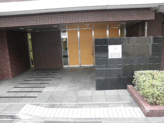 Entrance. Common areas