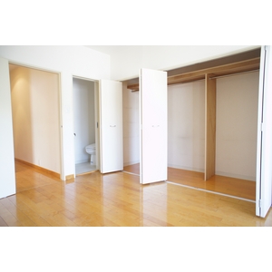 Living and room. Western-style 9 Pledge, Toilet