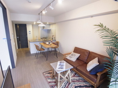 Living and room. Living comfortably 13.4 Pledge