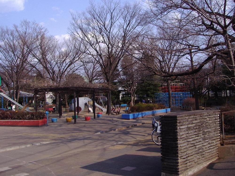 park. 1500m to Yoyogi Park Oyama