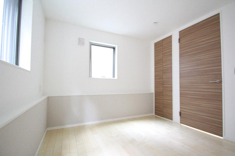 Non-living room. 1F room also has secured the brightness