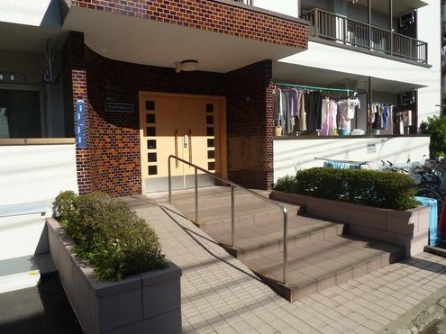 Entrance. Communal area also has been large-scale repairs ☆