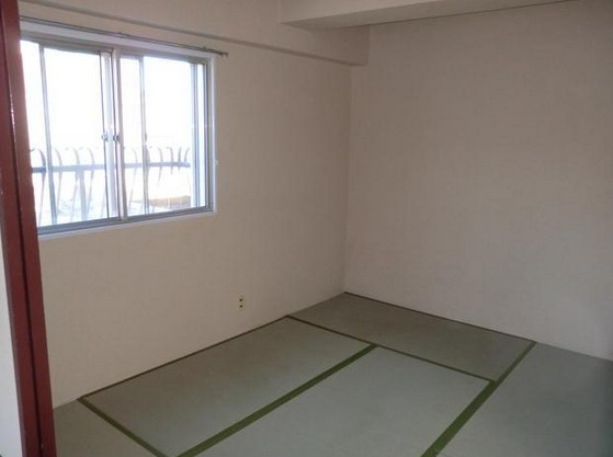 Living and room. The Japanese is bright there is a window