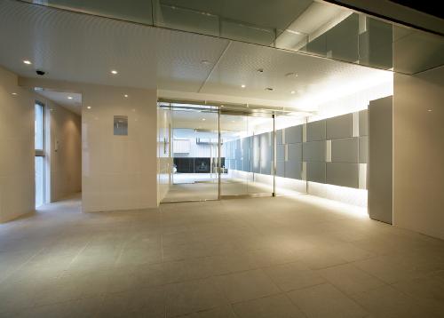Bath. Entrance hall