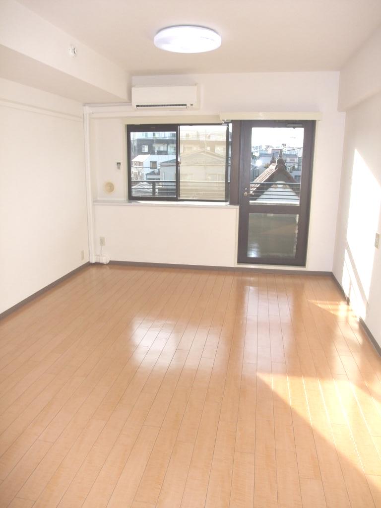 Living and room