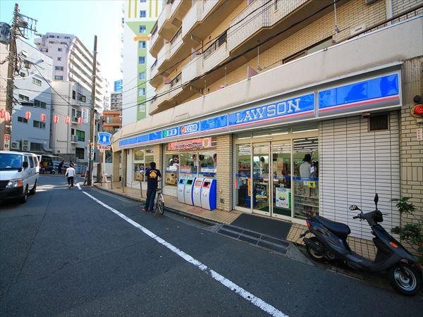 Convenience store. 130m to Lawson