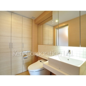 Washroom. Shoot the same type the fourth floor of the room. Specifications may be different.