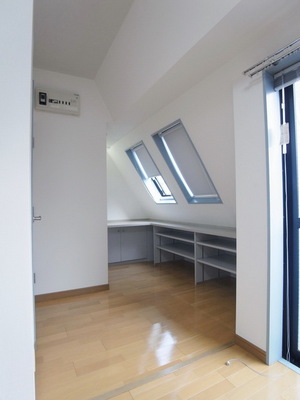 Other room space. Western-style flooring