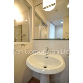 Washroom. Shoot the same type the third floor of the room. Specifications may be different.