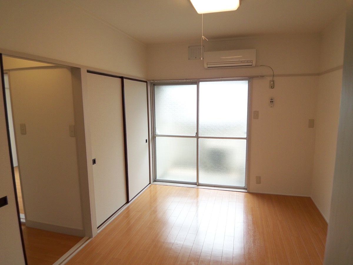 Living and room
