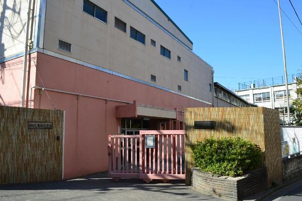 Junior high school. 296m to Shibuya Ward Sasazuka Junior High School