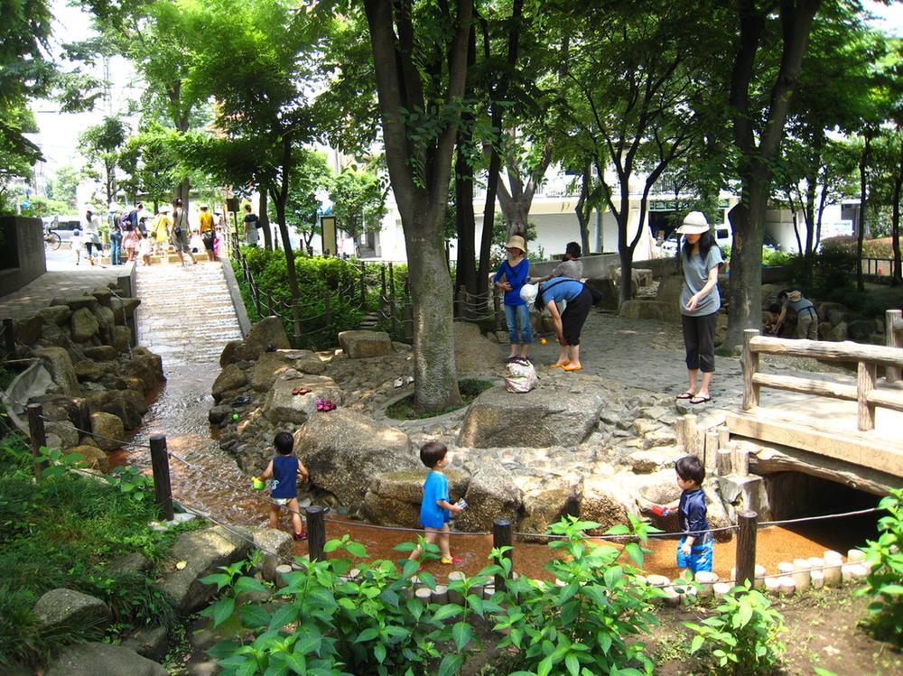 park. Ya day-to-day walk, Optimal park as a playground of the holiday of children is there a lot in the surrounding area ~ Photo: Ward Hatagaya third park ~