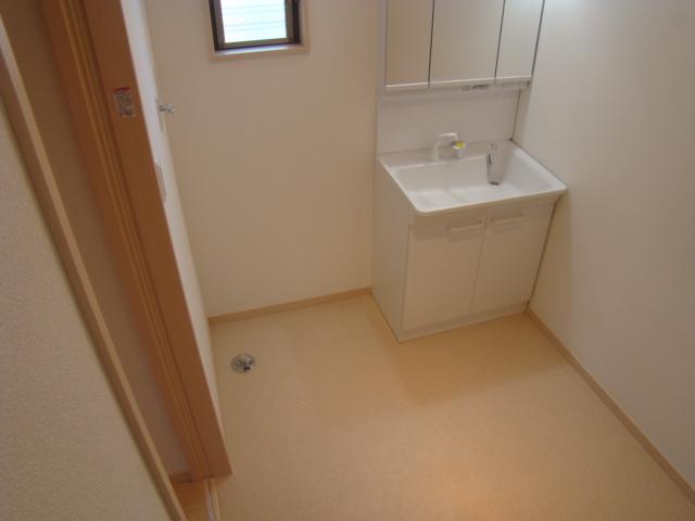 Same specifications photos (Other introspection). Same specifications