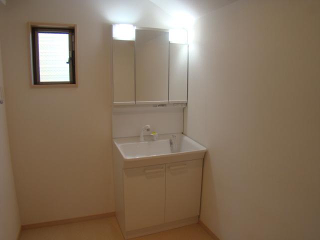 Same specifications photos (Other introspection). Same specifications