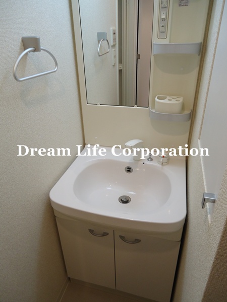 Washroom. ※ In fact the we use the photos in the same building may be different
