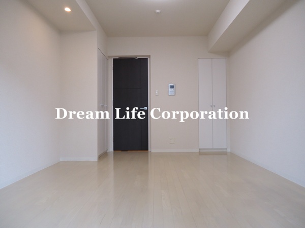 Living and room.  ※ In fact the we use the photos in the same building may be different