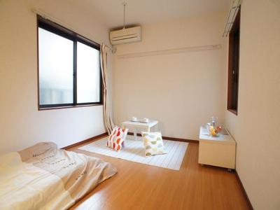 Living and room. ☆ Model room held in ☆