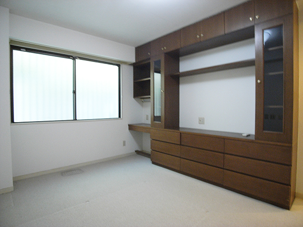Other room space. Master bedroom (with storage rack)