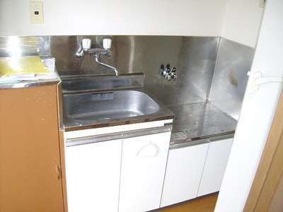 Kitchen. Two-burner gas stove installed Friendly Kitchen