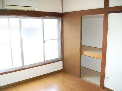 Living and room. Large storage and wide windows