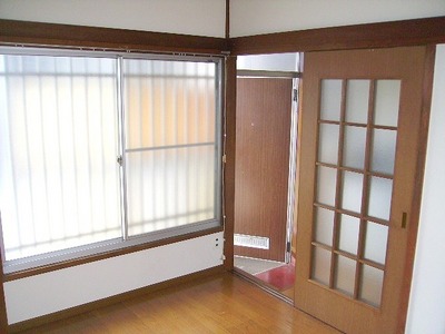 Living and room. Joinery with wide windows and cleanliness ・ floor